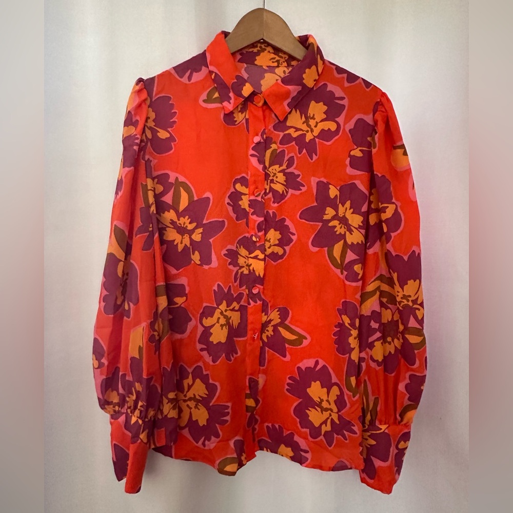 Women Blouse In Orange with Floral Pattern. Size XL, Don‘t know the brand